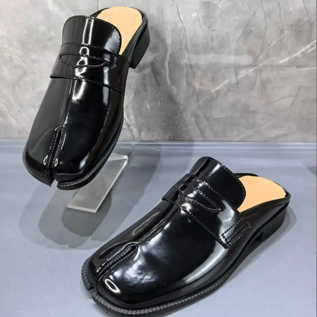 Split Toe Tabi Men's Slippers  - Men Shoes Black recension och pris